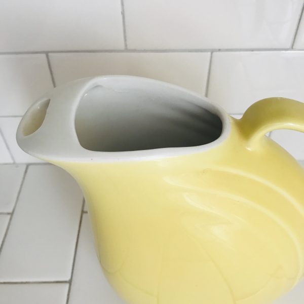 Fantastic Disc Pitcher Water Iced Tea Pottery Hall China USA Bright Yellow Sleek design excellent condition farmhouse cottage Kitchen