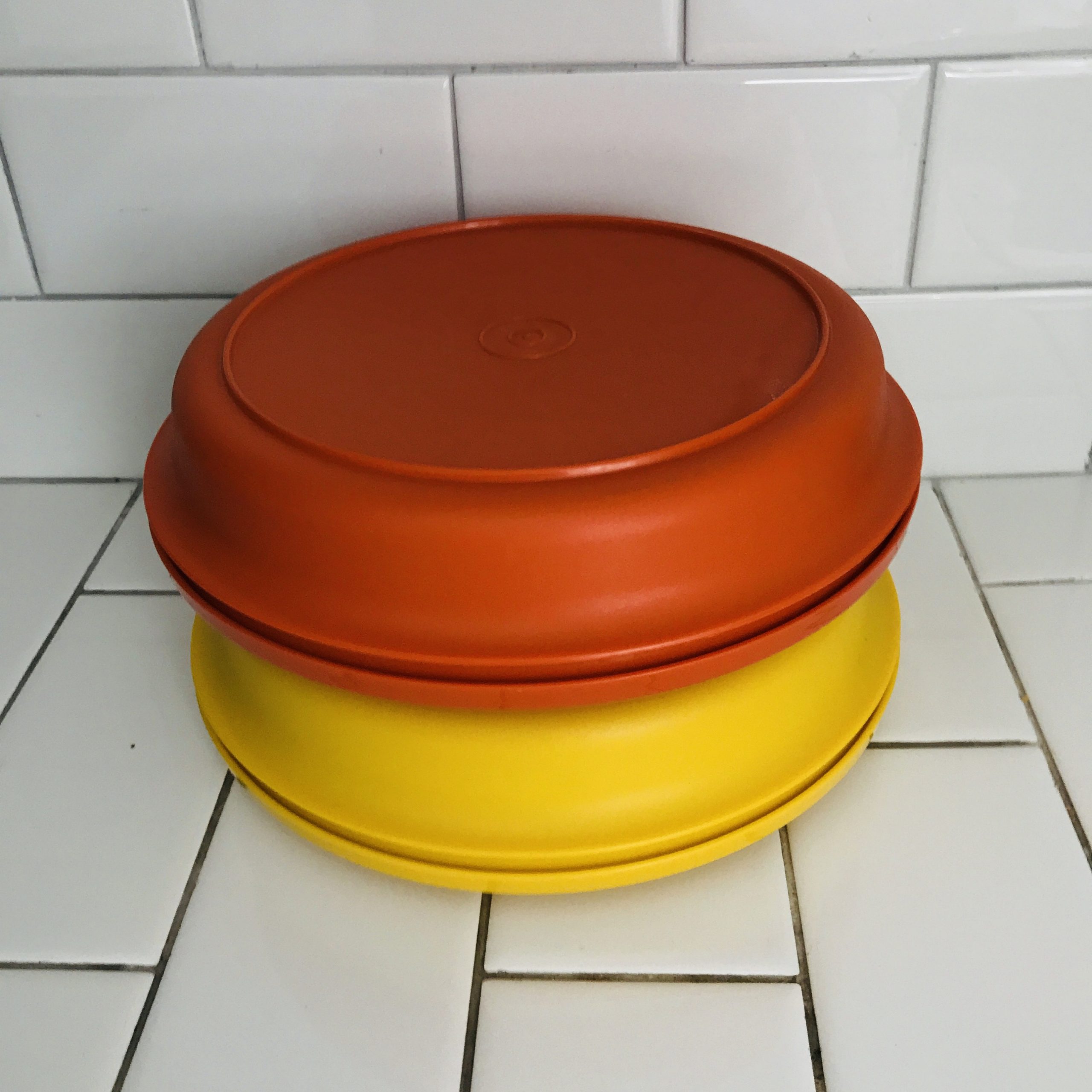 Vintage Tupperware Seal N Serve Bowls #1206 And Lids 886-10 And