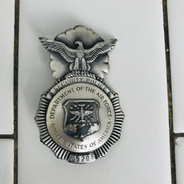 Vintage Badge U.S. Dept. of the Air Force Security Police Badge Authentic #15208 collectible display memorabilia Militaria military