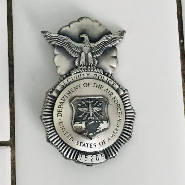 Vintage Badge U.S. Dept. of the Air Force Security Police Badge Authentic #15208 collectible display memorabilia Militaria military