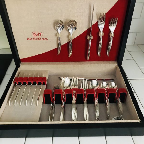 Vintage Silverplate Flatware Mid Century 1947 Wm Rogers Flair pattern Beautiful sleek pattern Unused in original box  52 total pieces