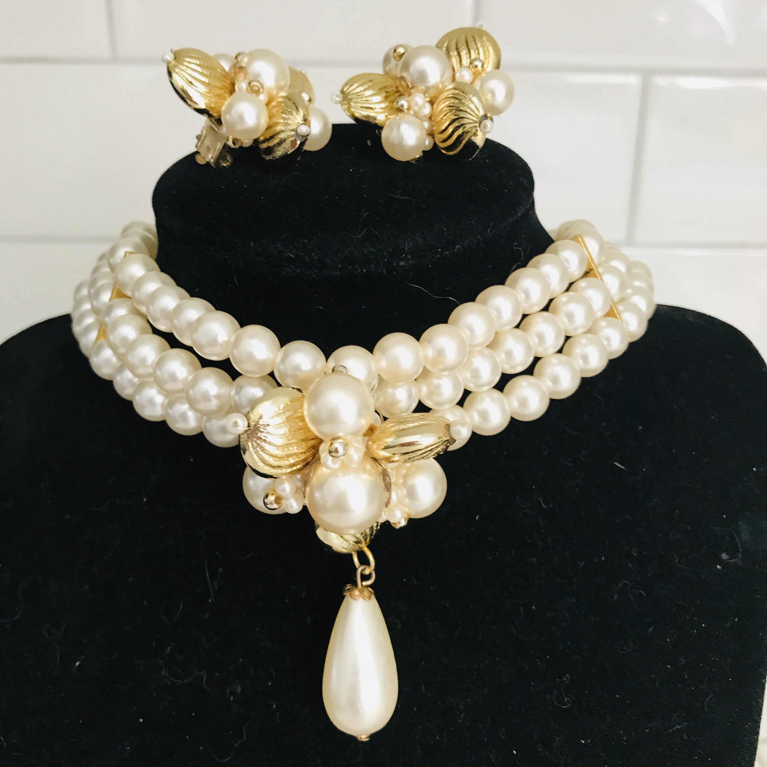 Vintage Jewelry Set Faux Pearls with gold tone Necklace with matching clip  earrings gold tone metal Flowers adjustable choker – Carol's True Vintage  and Antiques