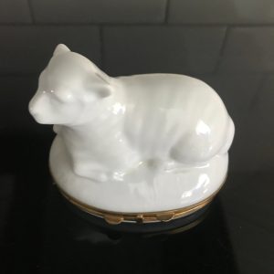 Limoges Trinket box hinged lid All White Lamb figural collectible  gold trim collectible display Chamart France Limoges ring box jewelry